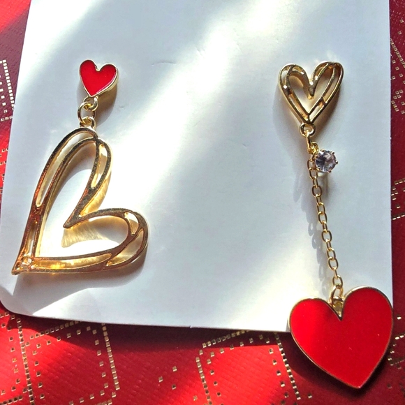 00 Jewelry - Cute heart earring.